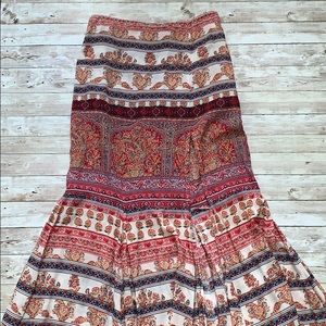 Mila Skirt size M NWT